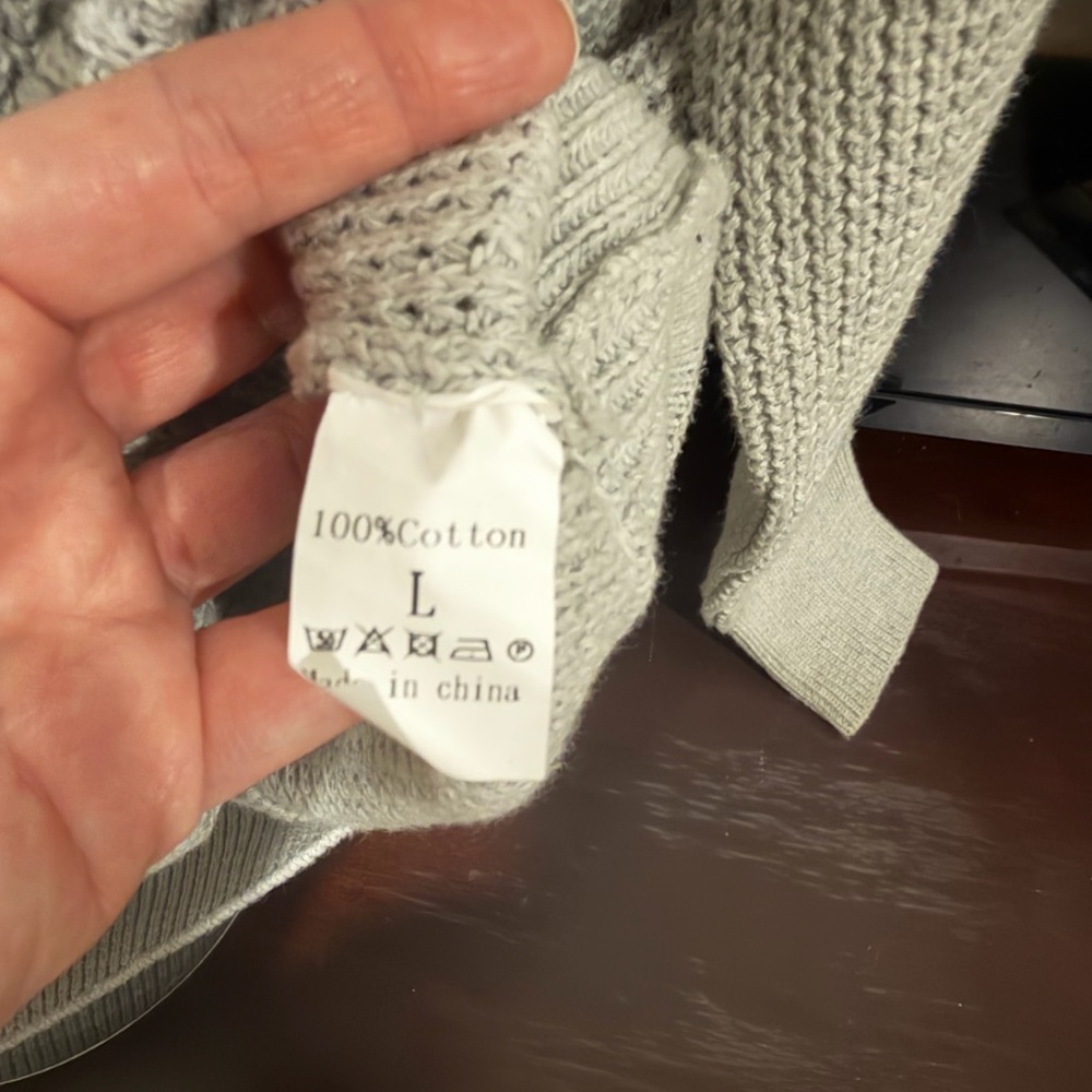 Source Unknown Open Back Light Gray Crisscross Sw… - image 3